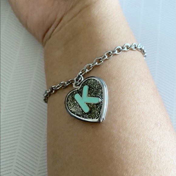 “K” Initial Heart Locket Bracelet (BRAND NEW WITHOUT TAGS) - Picture 4 of 6